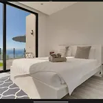Rubydom By Turin * Arco da Calheta (Madeira)